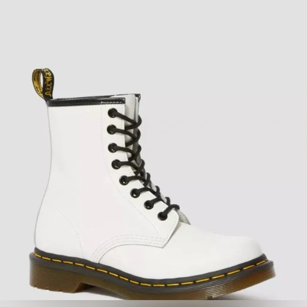 Dr. Martens White Leather Lace Up boots- Women's 7 - Picture 2 of 16